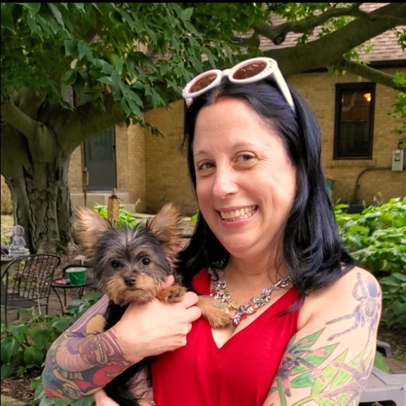 Meet your Posher, Anne MAKE ME AN OFFER OR BUNDLE - Picture 1 of 1